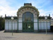 Wiener Stadtbahnstation Karlsplatz von Otto Wagner 1898.